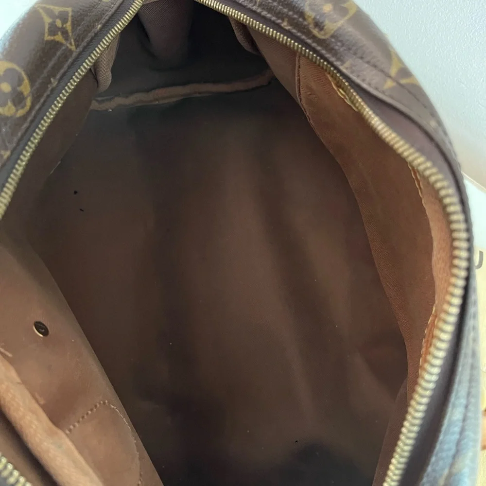 Louis Vuitton medium - Picture 10 of 17